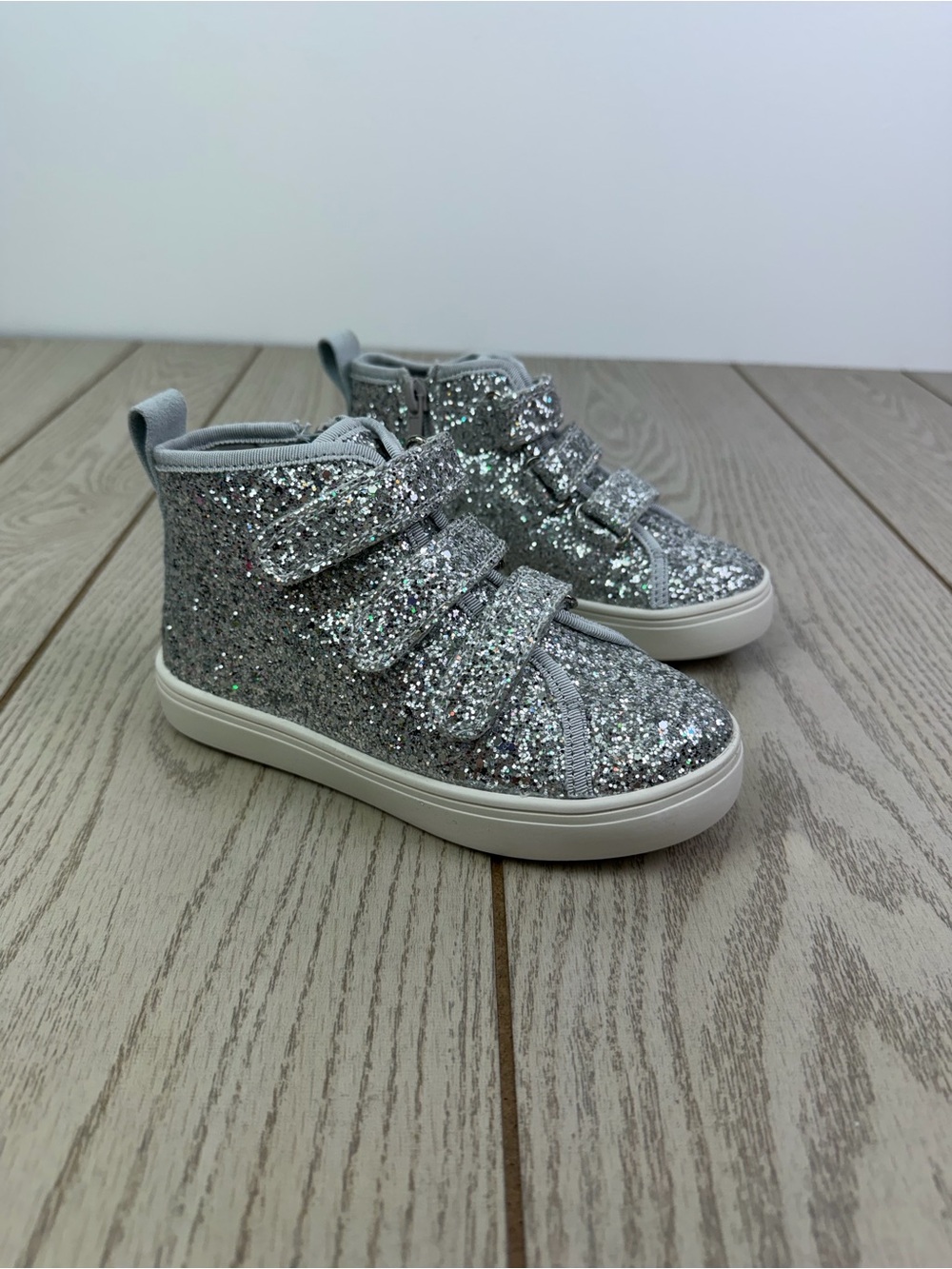 Epic Threads Little & Big Girls Lunaa Sneakers 12M Silver Sparkle $49.50